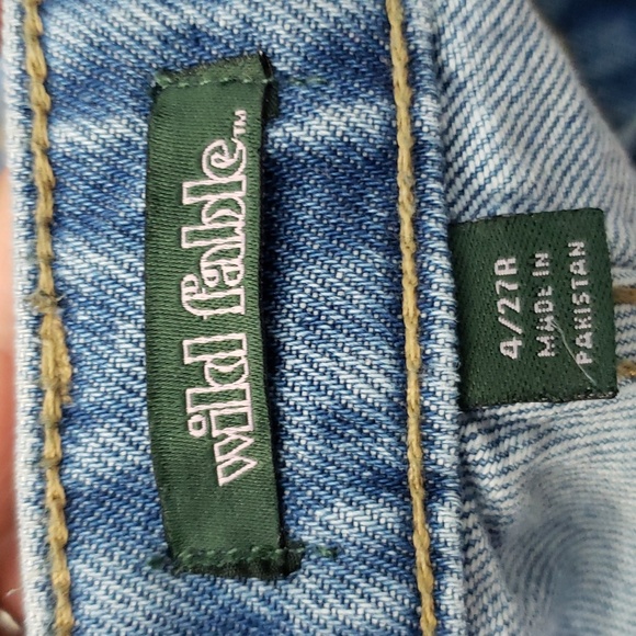 Wild Fable Women’s Happy Embroidered Highest Rise Mom Denim Shorts Size 4 - Picture 4 of 8